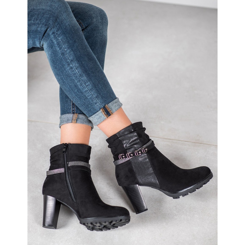 Super Mode Bottes sur un poteau le noir 1