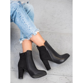 SHELOVET Bottes sur un poteau le noir 2