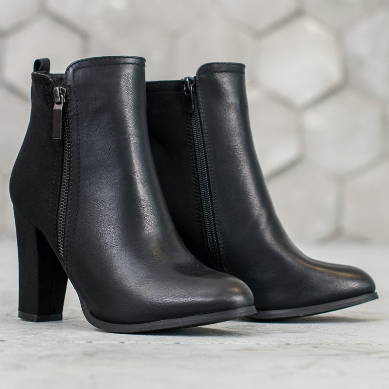 SHELOVET Bottes sur un poteau le noir 1