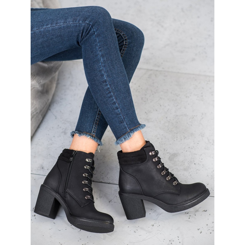 Queen Vivi Bottines à lacets en cuir écologique noir 1