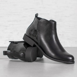 J. Star Bottes à talons plats noir 1