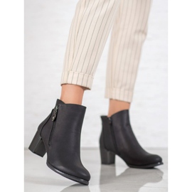 J. Star Bottes chaudes sur le poste noir 1