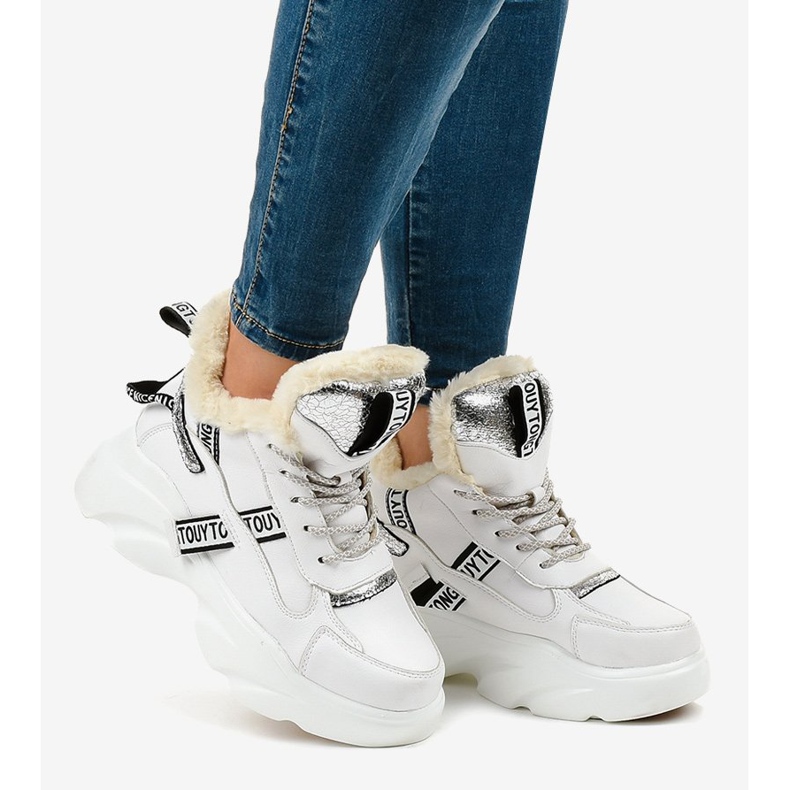 Baskets isolées blanches pour femmes D80-31 2