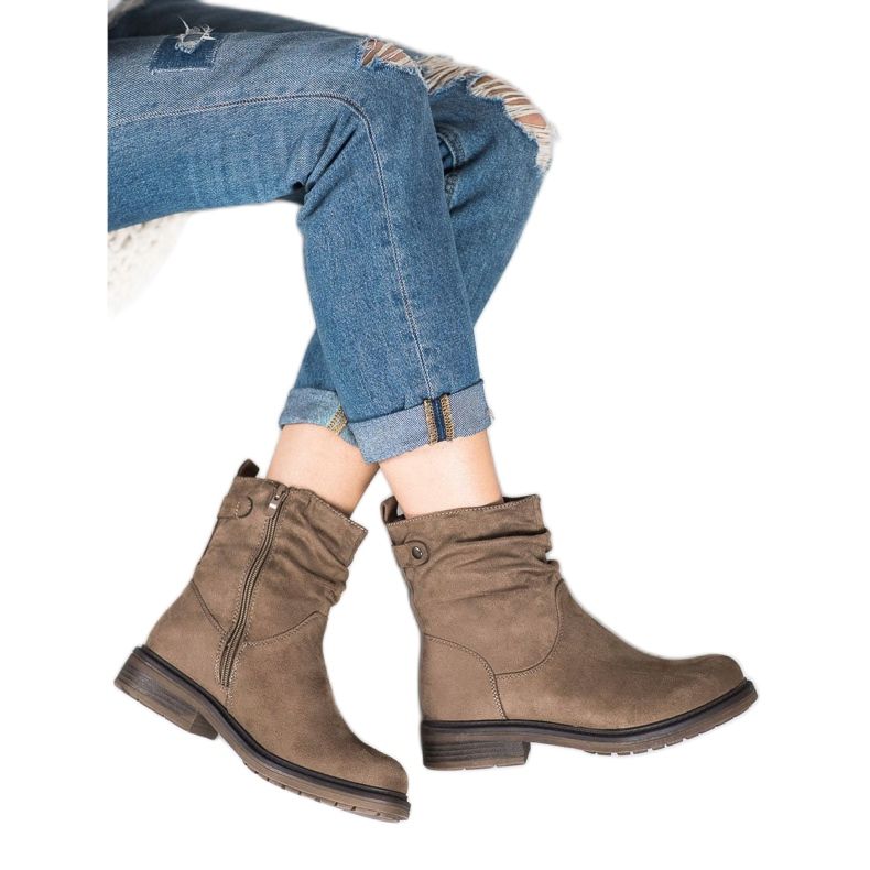 J. Star Travailleurs bruns 2