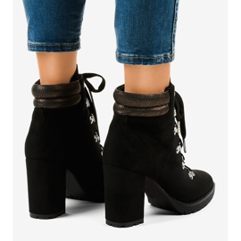Bottines trappeur en daim noir sur le poteau 8992 le noir 4