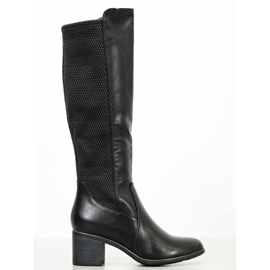 Filippo Bottes sur un pilier le noir 3