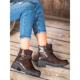 SHELOVET Travailleurs bruns 1 SHELOVET Travailleurs bruns 1