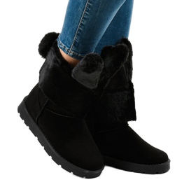 Bottes Eskimo isolées en daim noir NB137 1