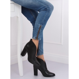 Bottes noires avec une découpe noire RB38P Noir le noir 1