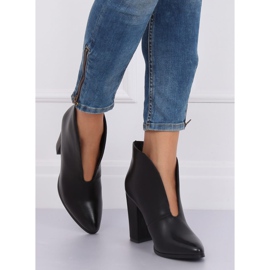 Bottes noires avec une découpe noire RB38P Noir le noir 3