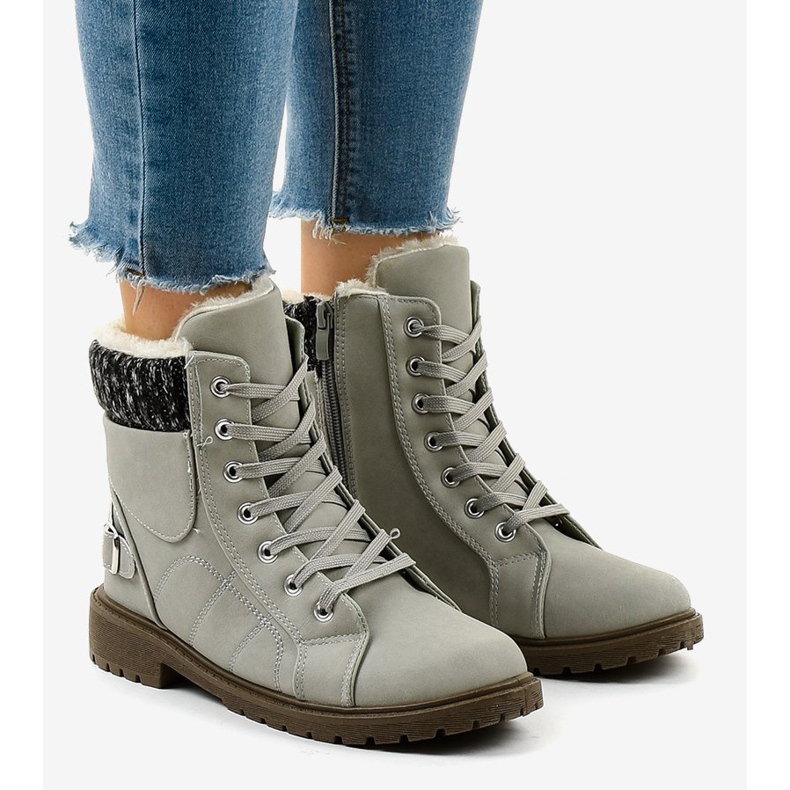 Bottes de randonnée isolées grises NR02-4 1 Bottes de randonnée isolées grises NR02-4 1