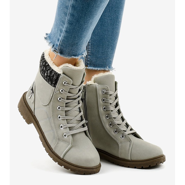 Bottes de randonnée isolées grises NR02-4 2 Bottes de randonnée isolées grises NR02-4 2