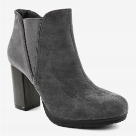 Bottes en daim gris sur le montant de la botte Chelsea H9261 1