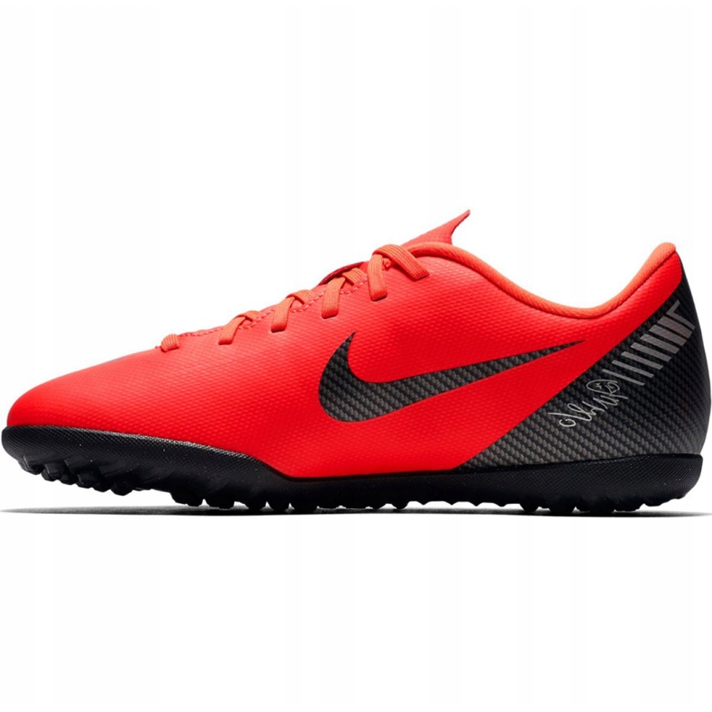 Chaussure de football Nike Mercurial Vapor X 12 Club Gs CR7 Tf Jr AJ3106 600 multicolore rouge 1