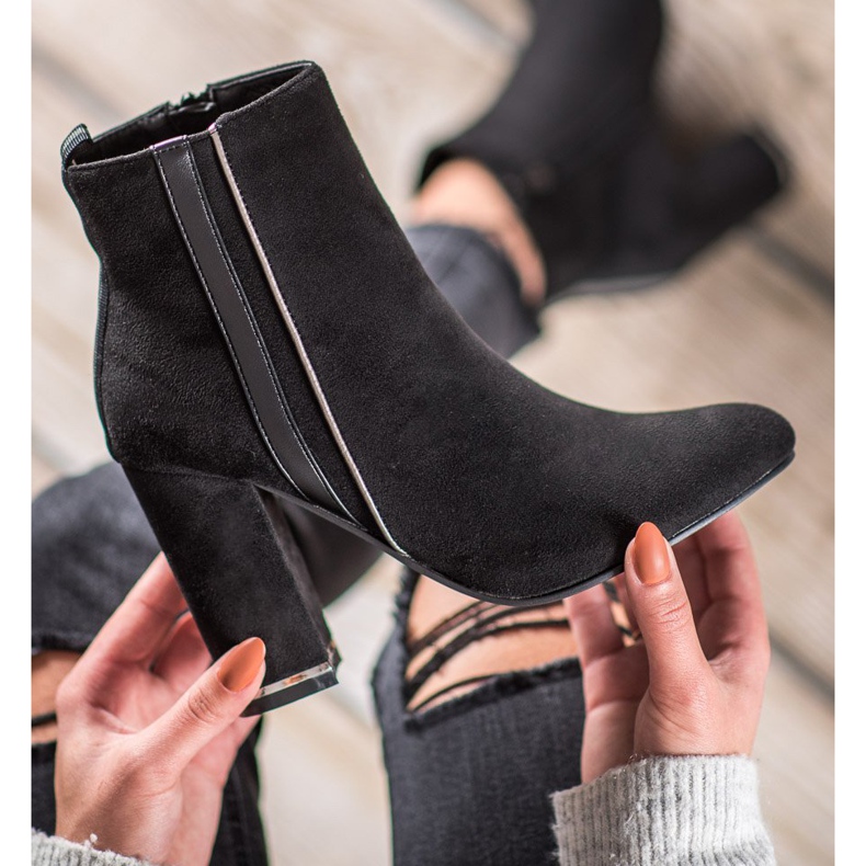 Erynn Bottines en daim avec ceinture décorative le noir 1