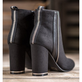 Erynn Bottines en daim avec ceinture décorative le noir 3