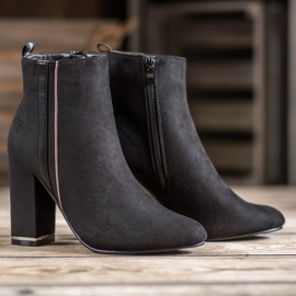 Erynn Bottines en daim avec ceinture décorative le noir 4