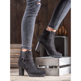 SHELOVET Bottines en daim sur la plate-forme le noir 4