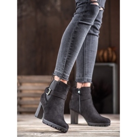 SHELOVET Bottines en daim sur la plate-forme le noir 6