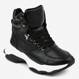 Baskets isolées noires pour femmes C-3132 1