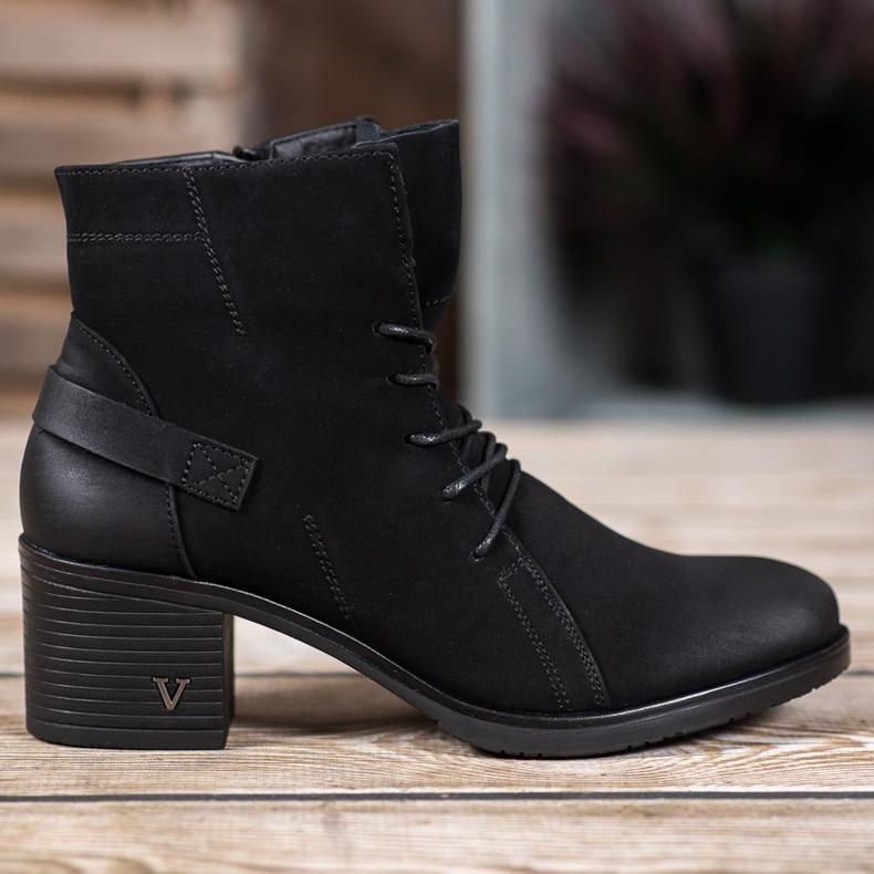 Bottines à lacets sur le poteau VINCEZA noir 2