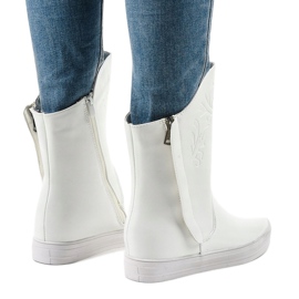 Baskets blanches bottes isolées HX5187-5 3