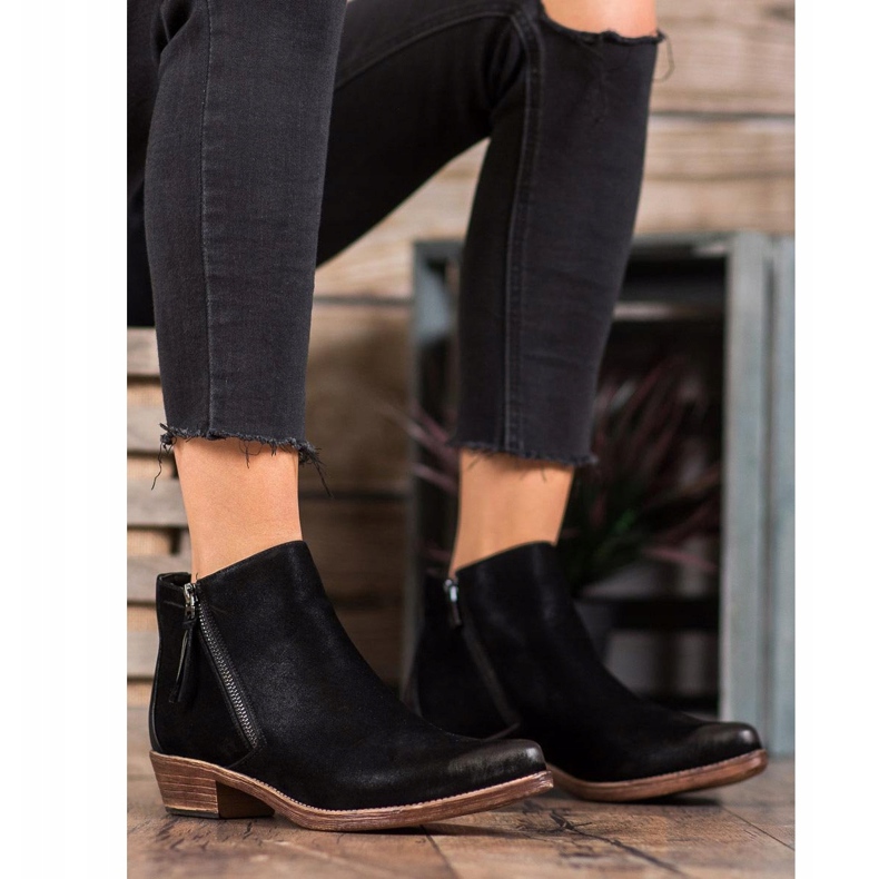 Kylie Cowgirls sur le curseur noir 2