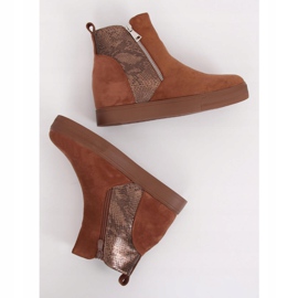 Bottes sur un camel compensé caché RQ235 Camel brun 2