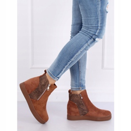 Bottes sur un camel compensé caché RQ235 Camel brun 3