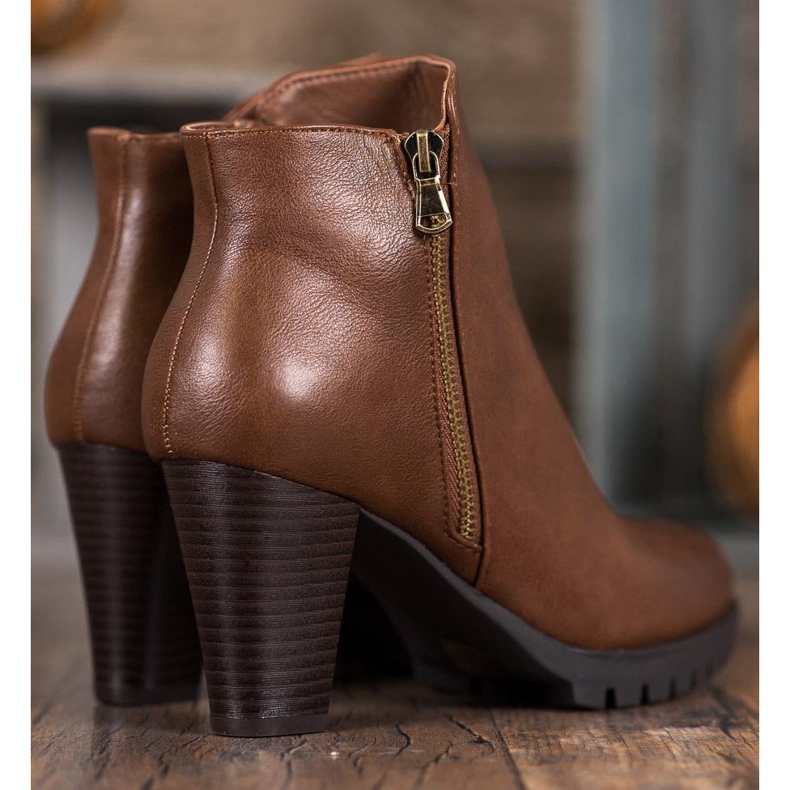 Anesia Paris Bottes élégantes en éco-cuir brun 1