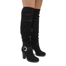 Bottes noires sur le poste N504 le noir 1