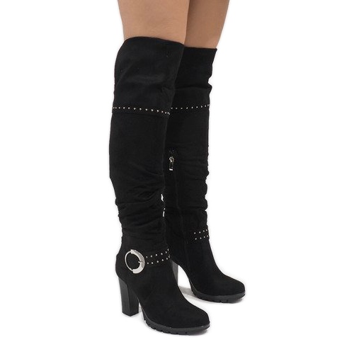 Bottes noires sur le poste N504 1