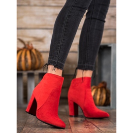 Ideal Shoes Bottes classiques sur un poteau rouge 2