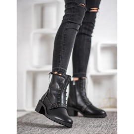 SHELOVET Bottines noires sur un poteau 1