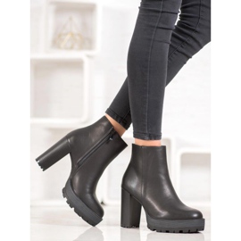 Small Swan Bottes noires sur la plate-forme 1