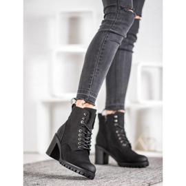 M.Daszyński Bottines à lacets sur un poteau le noir 2