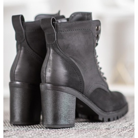 M.Daszyński Bottines à lacets sur un poteau le noir 3