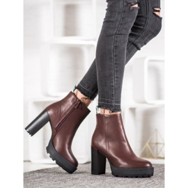 Small Swan Bottes marron sur la plate-forme brun 1 Small Swan Bottes marron sur la plate-forme brun 1