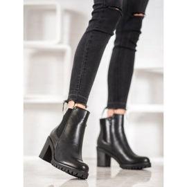 M.Daszyński Bottes confortables sur un poteau le noir 1