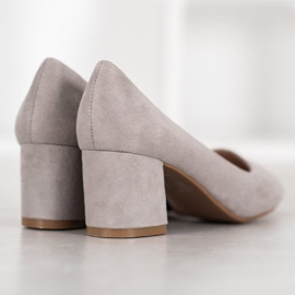 Fama Escarpins en daim sur un pilier gris 2