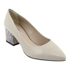 Kaniowski pompe sur un talon décoratif 0205 beige 1