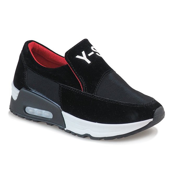 Chaussures de sport noires avec un délicat talon compensé A-13 1