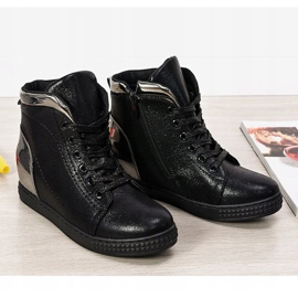 Baskets laquées noires sur un coin R469-2 le noir 2
