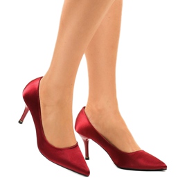 Escarpins bas rouges sur un talon 1756-255 3