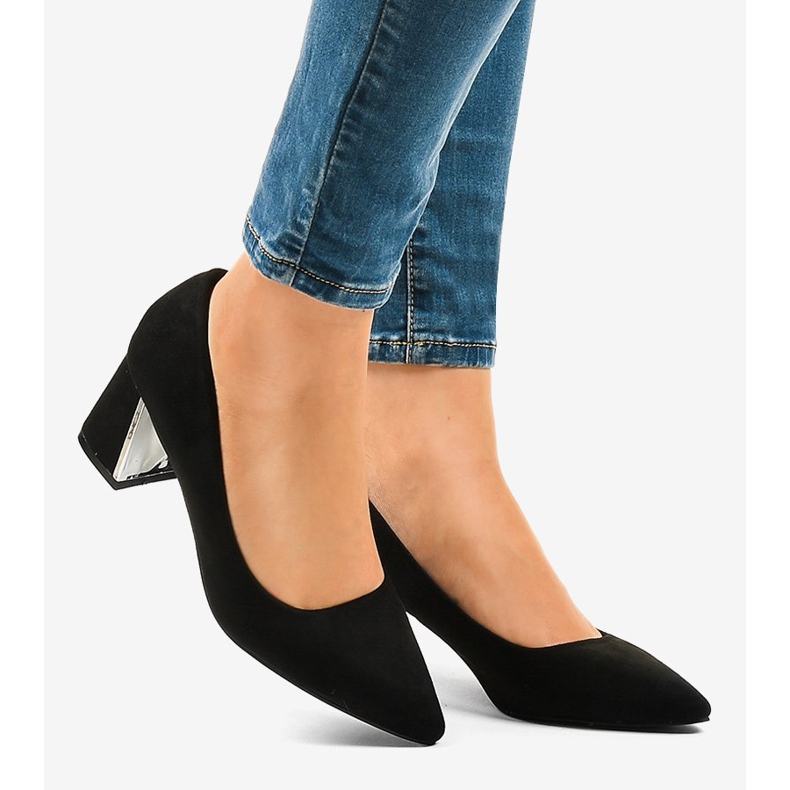 Escarpins en daim noir sur le pilier L439 le noir 2