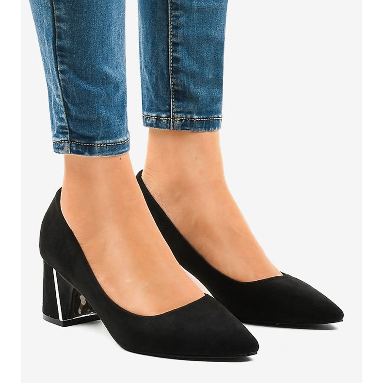 Escarpins en daim noir sur le pilier L439 le noir 1