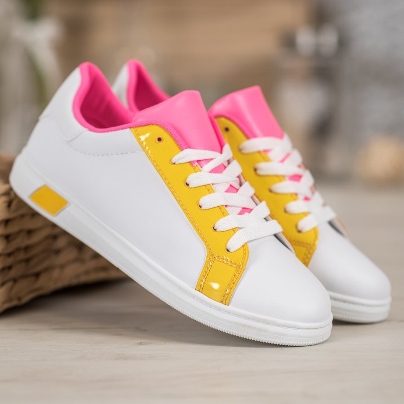 Ideal Shoes Baskets à la mode avec cuir écologique blanche orange rose multicolore jaune 1