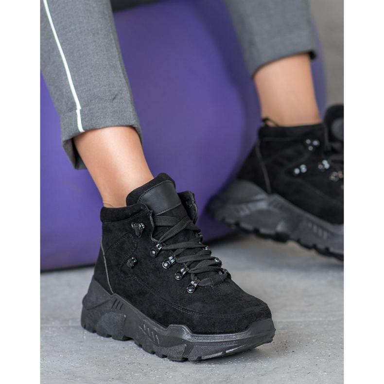 Queentina Baskets en daim le noir 2