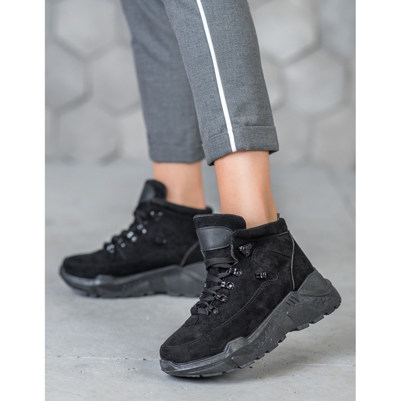 Queentina Baskets en daim le noir 1