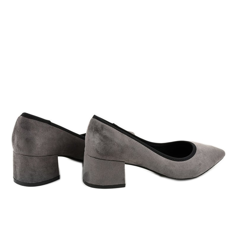 Escarpins en daim gris sur le pilier L436 jaune 1